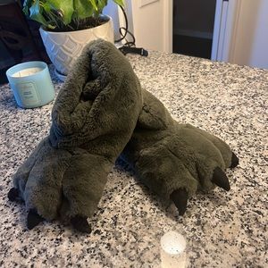 Boys Green Claw Slippers 4/5